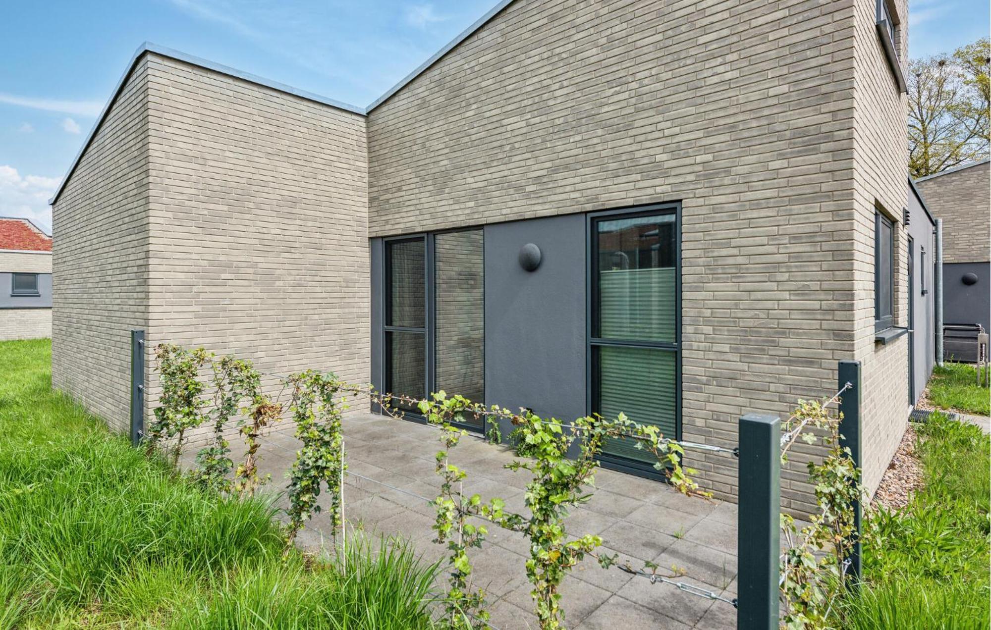 2 Bedroom Gorgeous Home In Lembruch-Duemmer See エクステリア 写真