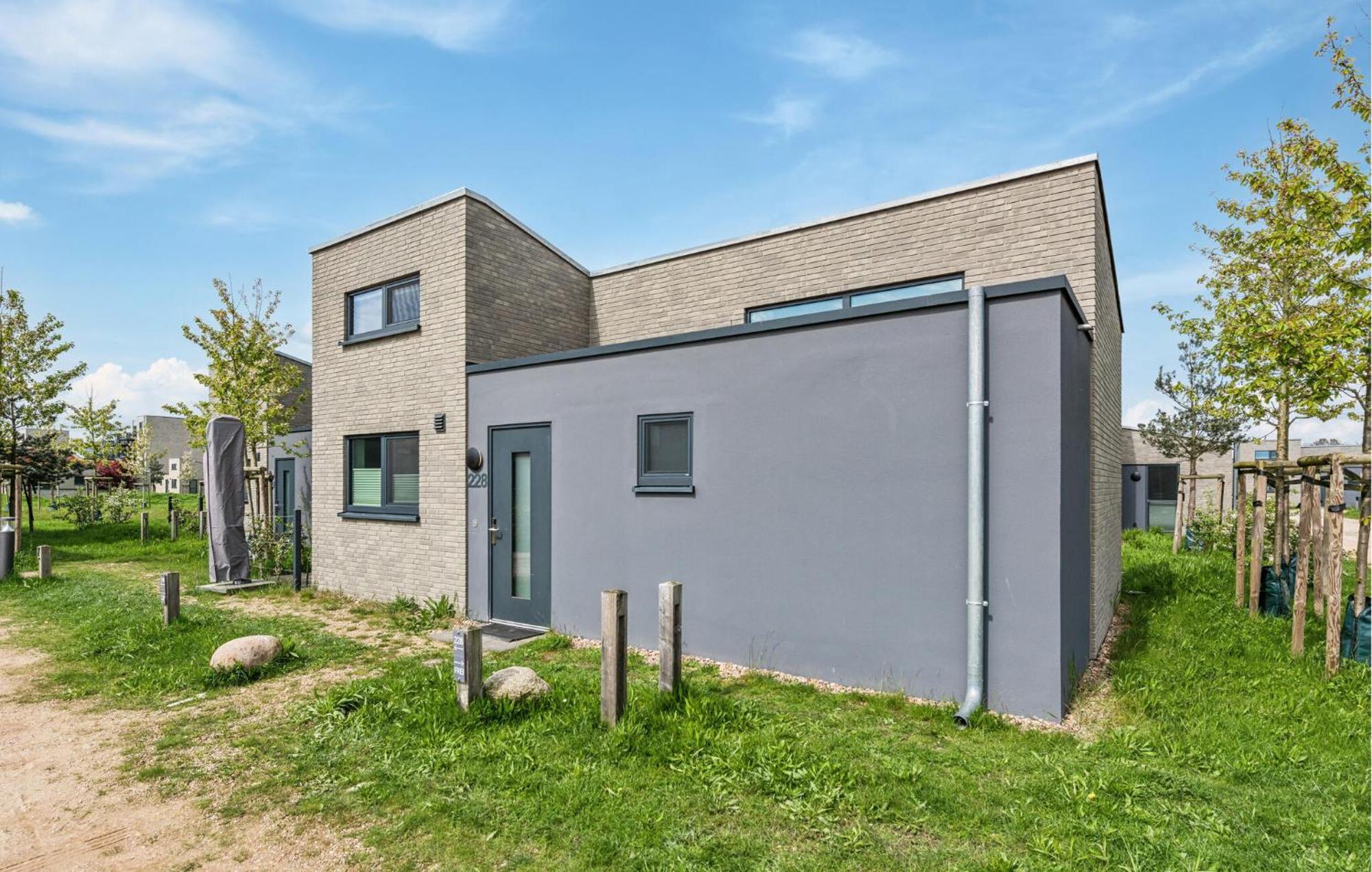 2 Bedroom Gorgeous Home In Lembruch-Duemmer See エクステリア 写真
